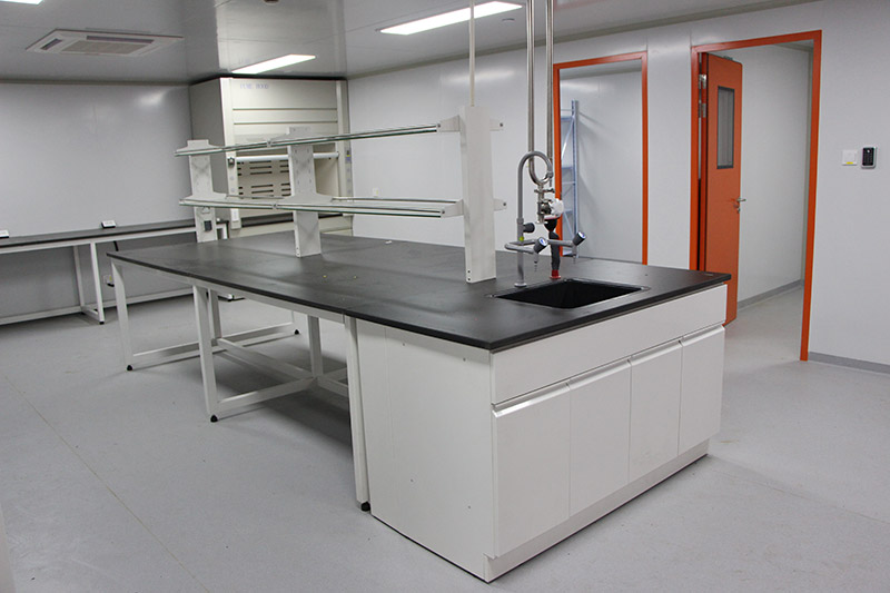 潔凈實(shí)驗(yàn)室的實(shí)驗(yàn)臺(tái)建設(shè)應(yīng)注意哪些問(wèn)題